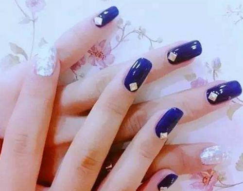 粗手指适合的美甲颜色