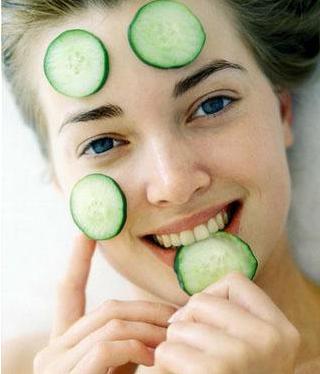 青瓜敷脸的正确方法 敷脸后要洗脸吗