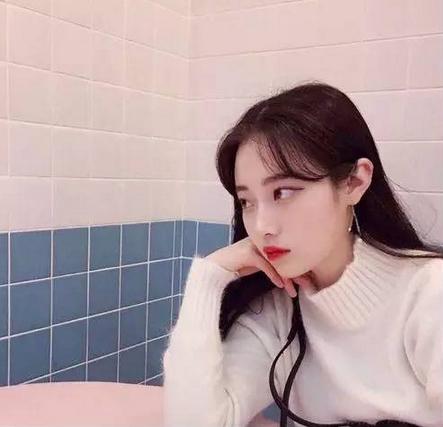 漂亮的中长发型图片