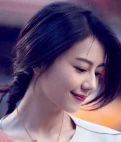 漂亮的中长发型图片