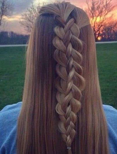 春天怎么扎头发好看？漂亮的扎发简单却不失华丽感