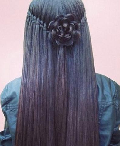 春天怎么扎头发好看？漂亮的扎发简单却不失华丽感
