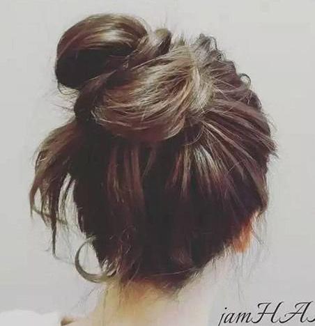 春天怎么扎头发好看？漂亮的扎发简单却不失华丽感