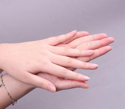 怎样保养指甲变好看 怎样保养指甲变好看