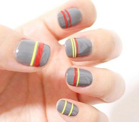 灰色指甲油搭配什么好