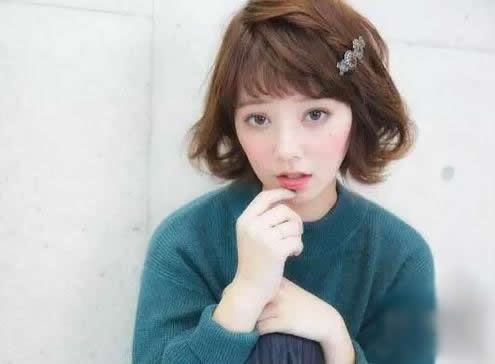 短发波波头怎么弄好看