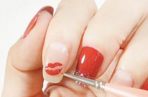 唇印美甲教程及步骤图解