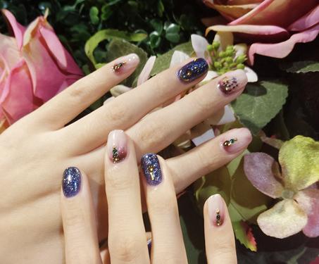 美甲图片2017新款式钻