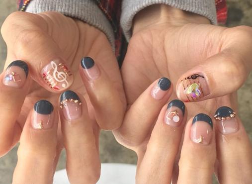 美甲图片2017新款式钻