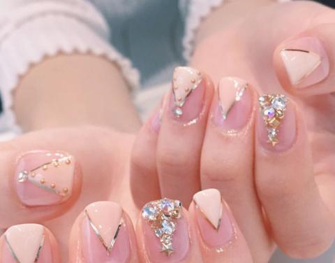 美甲图片2017新款式钻
