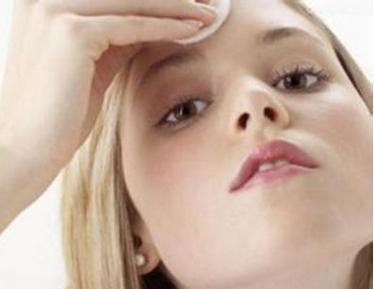 额头上长痘痘是什么原因 额头上长痘痘是什么原因