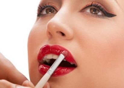 为什么你的口红涂的那么丑 因为你不懂这些涂口红技巧 为什么你的口红涂的那么丑 因为你不懂这些涂口红技巧