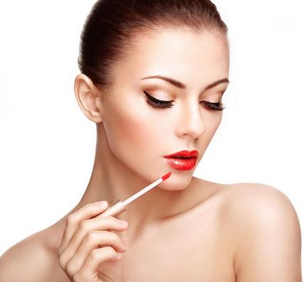 为什么你的口红涂的那么丑 因为你不懂这些涂口红技巧 为什么你的口红涂的那么丑 因为你不懂这些涂口红技巧