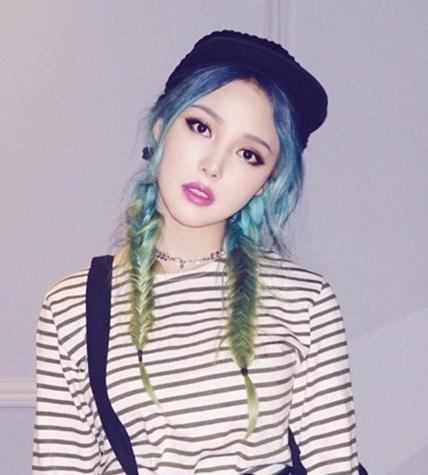 鱼骨辫的编法 学会鱼骨辫让你美得不一般