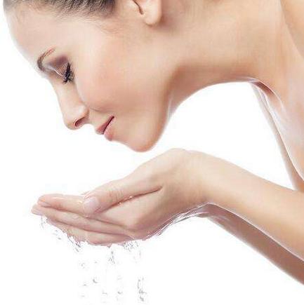 化妆水湿敷的正确做法