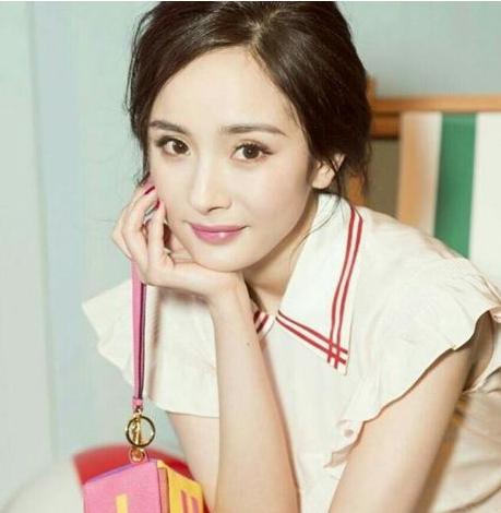 杨幂回应怀二胎 盘点杨幂近期发型少女感十足