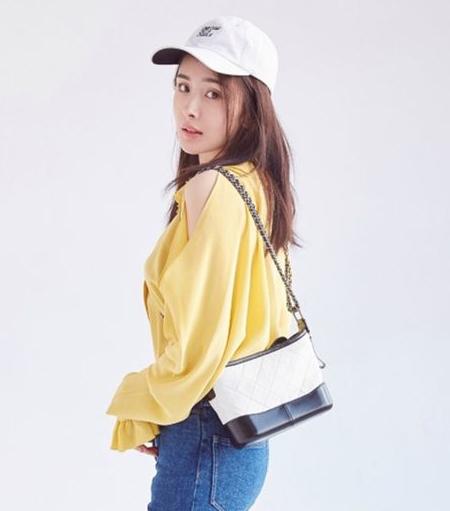 杨幂回应怀二胎 盘点杨幂近期发型少女感十足