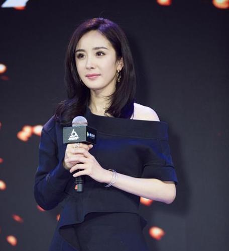 杨幂回应怀二胎 盘点杨幂近期发型少女感十足