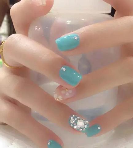 春季美甲图片2017款式