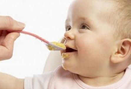 六个月的宝宝辅食 六个月的宝宝辅食