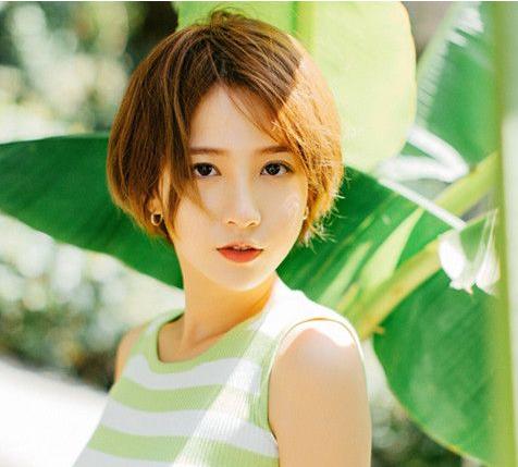 夏天适合染什么颜色的发色 夏天适合染什么颜色的发色