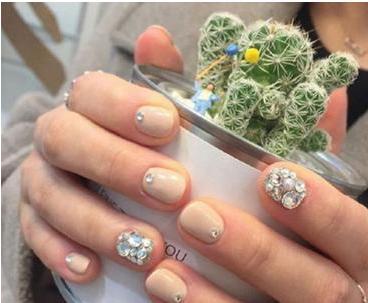 今年最新款美甲图片