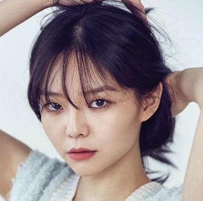 女生什么发型好看图片 日常简单盘发温婉更优雅