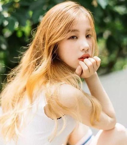 最新中长发发型图片