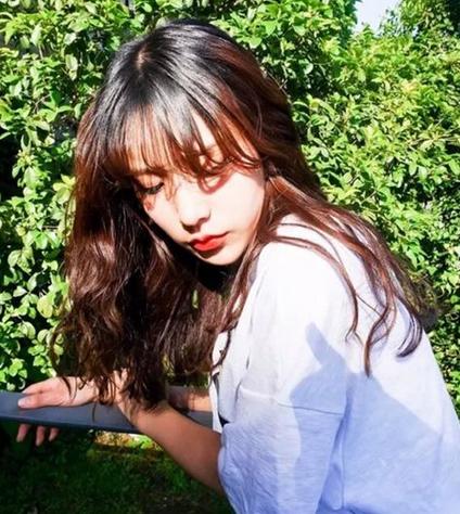 最新中长发发型图片