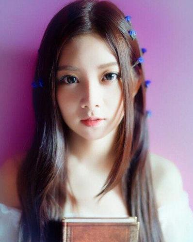 最新中长发发型图片