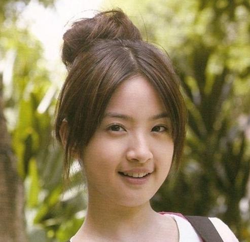 小圆脸适合什么发型？林依晨的小圆脸发型女感十足