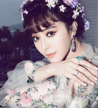 2017齐刘海发型图片女