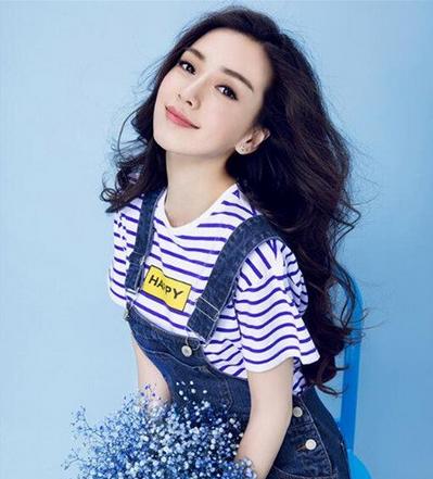 发量多的女生适合什么发型