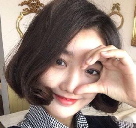 头发多适合什么短发发型