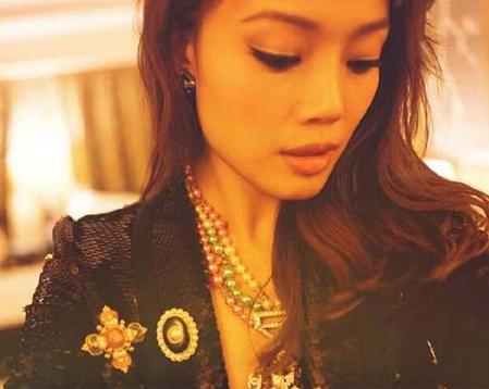 纠结刘海剪短还是留长？女星示范不同脸型的刘海搭配