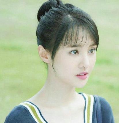 纠结刘海剪短还是留长？女星示范不同脸型的刘海搭配