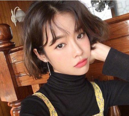 女生微卷短发发型图片 女生微卷短发发型图片