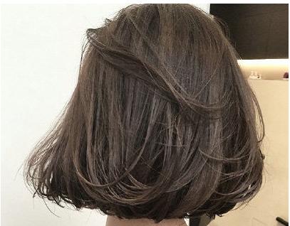 女生微卷短发发型图片