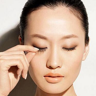 单眼皮如何涂眼影