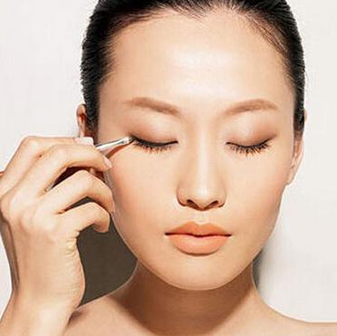 单眼皮如何涂眼影