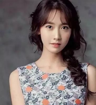 空气刘海又上时尚榜单 空气刘海最搭配的发型mei谁了