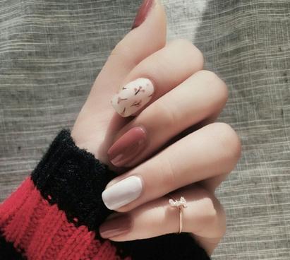 2017新款美甲图片欣赏