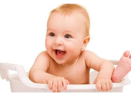 6个月的宝宝发育标准 6个月的宝宝发育标准