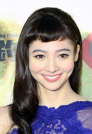 短刘海发型有毒么？这些女星剪了个个都美腻了