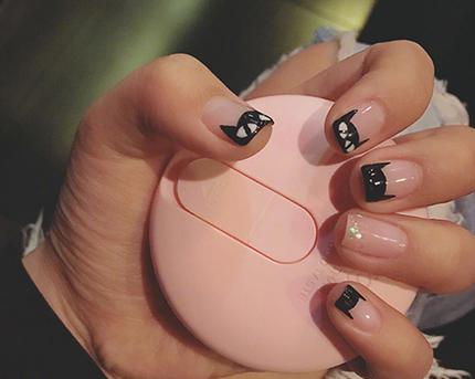 美甲图案简单大方2017 美甲图案简单大方2017