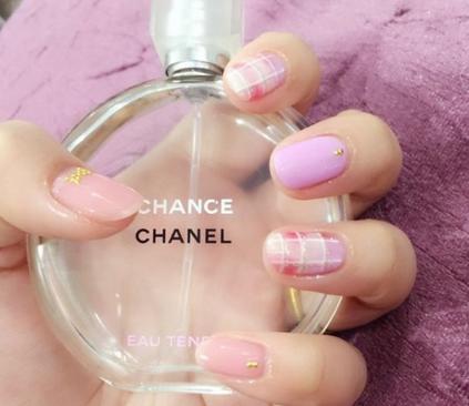 2017短款法式美甲图片