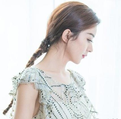 2017年流行马尾辫怎么扎？2017流行扎什么马尾