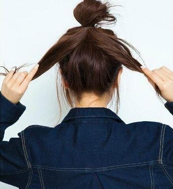 赵丽颖丸子头扎法步骤图解 赵丽颖丸子头扎法步骤图解