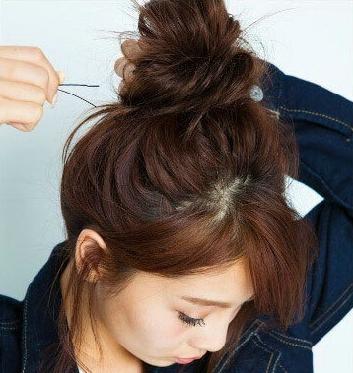 赵丽颖丸子头扎法步骤图解 赵丽颖丸子头扎法步骤图解