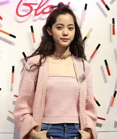 黑长直已经Out了 Follow空气卷潮流让时髦毫不费力